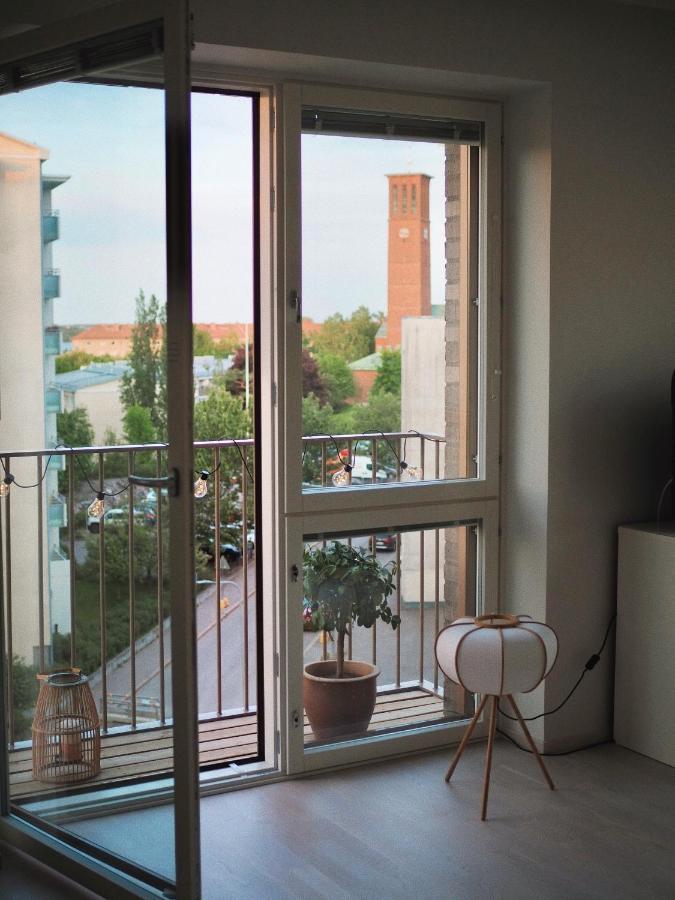 Candy-Colored Two-Room Condo With Sweet Views Helsinki Luaran gambar