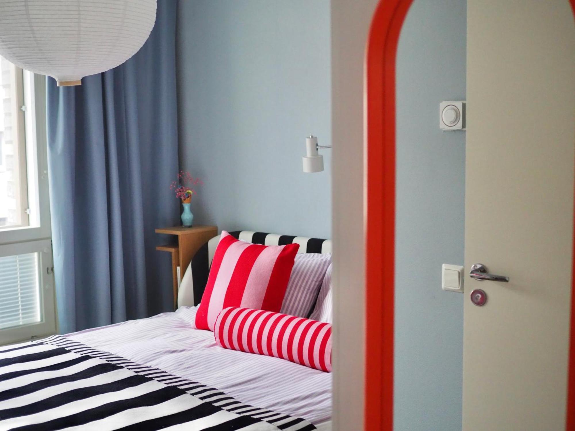 Candy-Colored Two-Room Condo With Sweet Views Helsinki Luaran gambar
